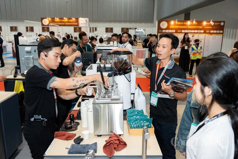 Điểm nhấn lớn nhất của mùa triển lãm năm nay nằm ở hệ thống các cuộc thi chuyên môn, trong đó nghề barista được đưa về đúng tầm vóc.