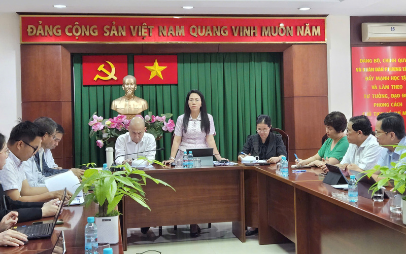 Bà Nguyễn Thị Bé Ngoan, Chủ tịch UBND phường Tân Mỹ (TP. Hồ Chí Minh) phát biểu tại hội nghị.