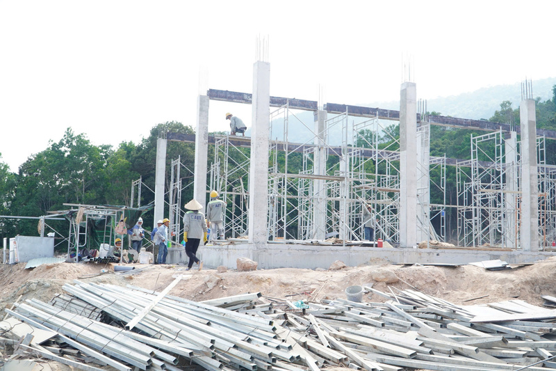 Trạm biến áp 220kV đang khẩn trương thi công. Ảnh: EVNSPC.