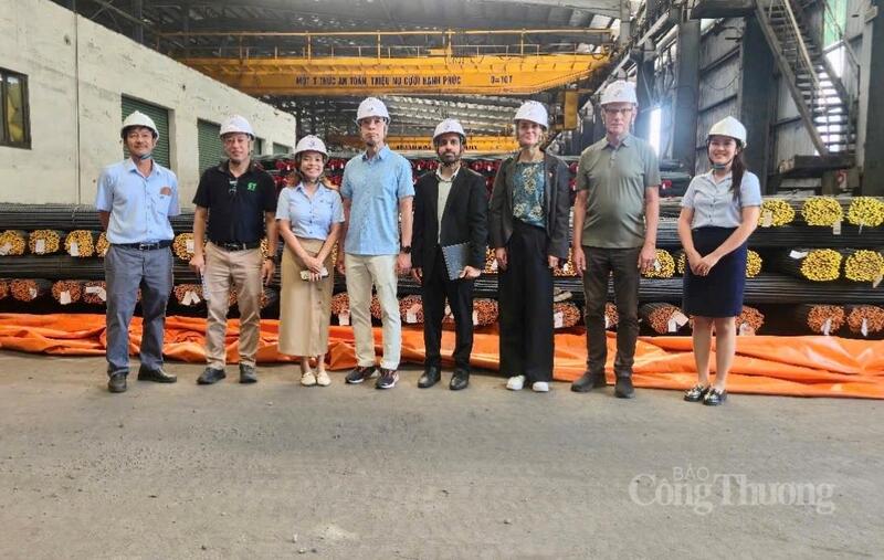 Đoàn đến tham quan thực tế tại Công ty Thép Tây Đô