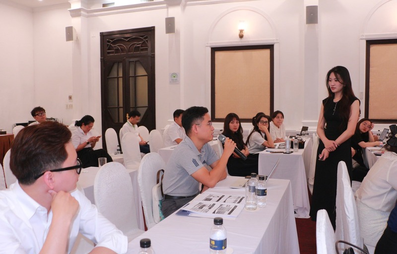 Thảo luận tại Hội nghị đào tạo vận hành sàn thương mại điện tử Vinachemmart. Ảnh: Vinachem