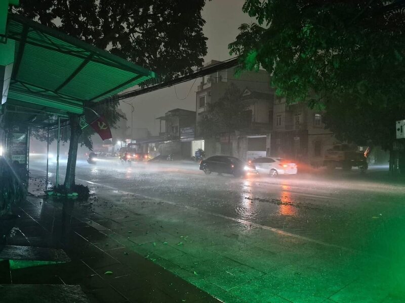 Sáng nay tại Thái Nguyên có mưa to. Ảnh: Thái Nguyên News