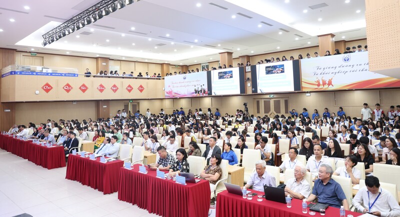 Hội thảo khoa học quốc gia với chủ đề “Chuyển đổi xanh, số hóa trong lĩnh vực du lịch và khách sạn: Hướng tới phát triển bền vững”