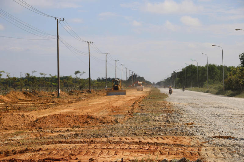 Công tác giải phóng mặt bằng chậm trễ cũng ảnh hưởng đến tiến độ giải ngân đầu tư công của tỉnh Quảng Ngãi. Ảnh: Nguyễn Dương