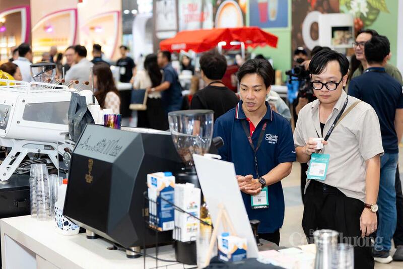 Các máy móc, thiết bị, sản phẩm mới nhất của ngành trà, cà phê được giới thiệu tại triển lãm.