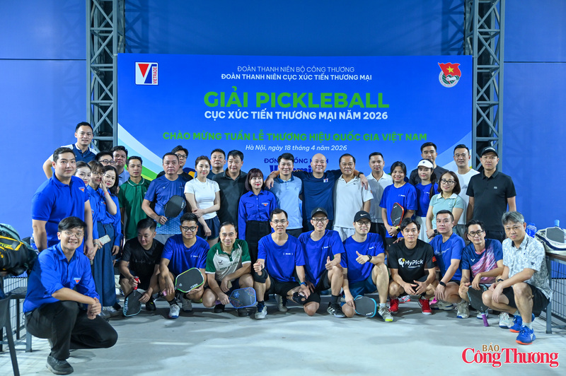Sáng 18/4, Giải Pickleball Cục Xúc tiến thương mại 2026 chào mừng tuần lễ Thương hiệu Quốc gia Việt Nam chính thức diễn ra trong không khí hào hứng, thu hút sự tham gia của lãnh đạo, cán bộ, công chức, viên chức, người lao động Cục Xúc tiến thương mại và Cục Quản lý và Phát triển thị trường trong nước và các đơn vị đối tác.