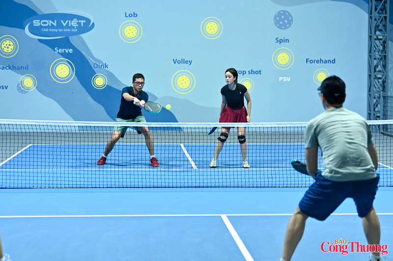 Những pha bóng đẹp, những tiếng cười và tinh thần đồng đội đã góp phần tạo nên một ngày hội thể thao đáng nhớ.