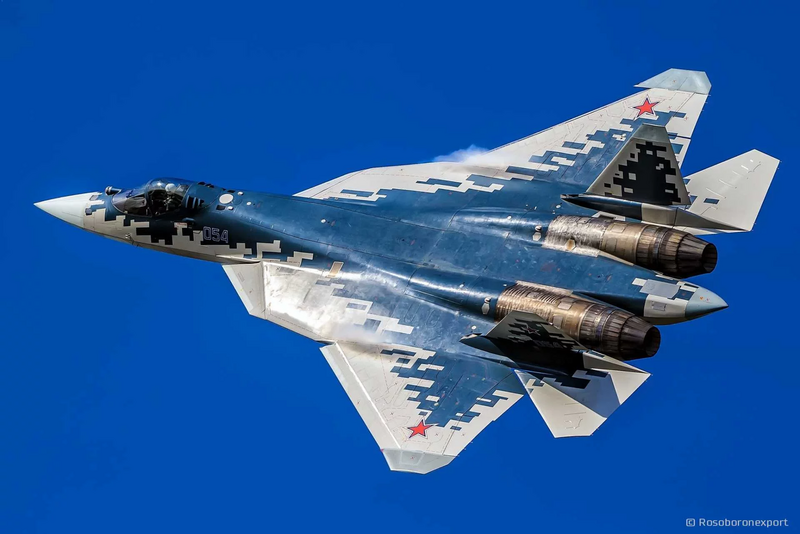 Nhu cầu sở hữu tiêm kích thế hệ 5 gia tăng, Su-57E được chú ý nhờ thiết kế đa nhiệm, tàng hình và khả năng tác chiến trong môi trường đe dọa cao. Ảnh: Rosoboronexport