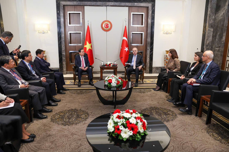 Quang cảnh cuộc hội kiến Chủ tịch Quốc hội Trần Thanh Mẫn và Chủ tịch Quốc hội Thổ Nhĩ Kỳ