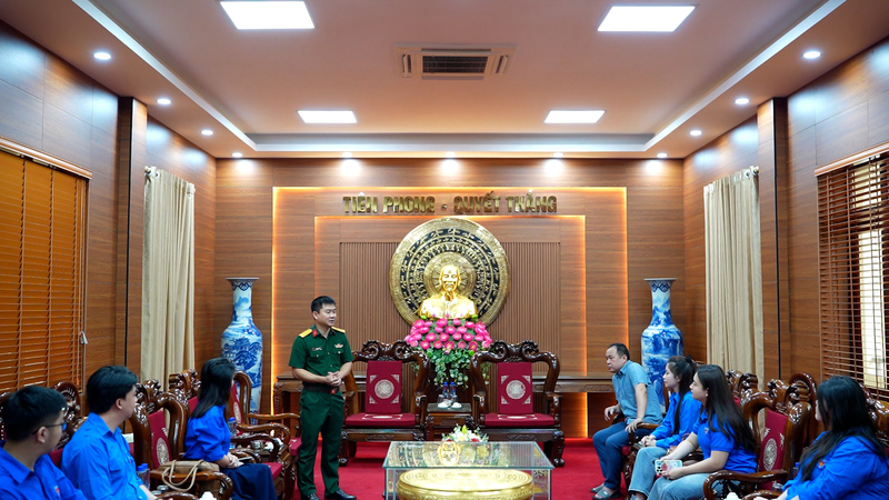 Ngay từ sáng sớm, các đoàn viên thanh niên Báo Công Thương đã có mặt tại trụ sở cơ quan chuẩn bị cho chuyến đi thực tế đầy ý nghĩa tại Sư đoàn 308.