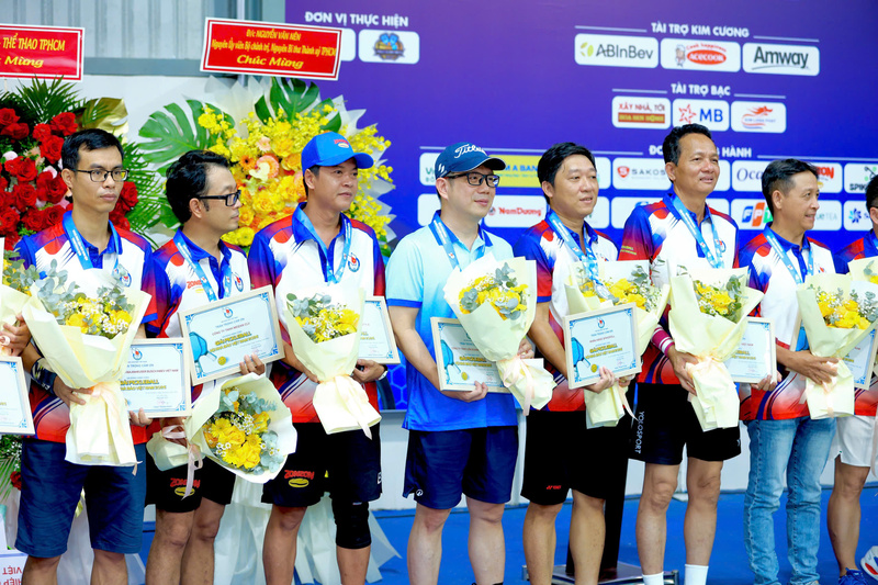 Các vận động viên tham gia giải đấu.