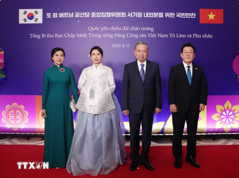 Tổng thống Hàn Quốc Lee Jae Myung và Phu nhân chủ trì Quốc yến chiêu đãi chào mừng Tổng Bí thư Tô Lâm và Phu nhân thăm cấp Nhà nước tới Hàn Quốc năm 2025. (Ảnh: Thống Nhất/TTXVN)