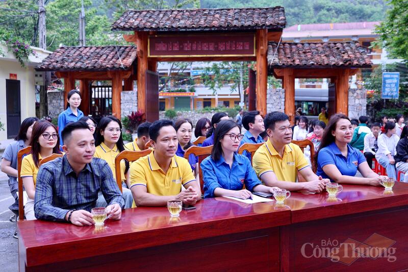 Các đại biểu tham dự chương trình. Ảnh: Quỳnh Trang