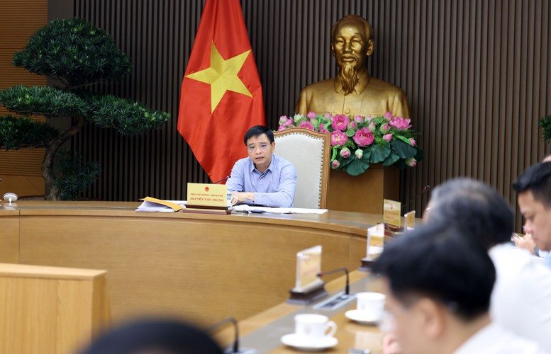 Phó Thủ tướng Nguyễn Văn Thắng đề nghị Bộ Tài chính, Ngân hàng Nhà nước hoàn thiện lại phương án cắt giảm ngành nghề đầu tư kinh doanh có điều kiện, đáp ứng yêu cầu chỉ đạo của Thường trực Chính phủ - Ảnh: VGP/Đức Tuân