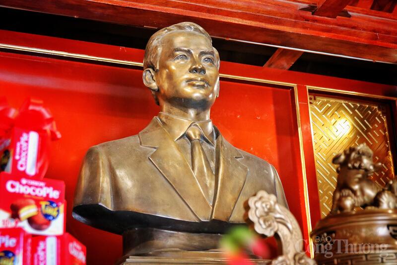 Với 35 năm tuổi đời, trải qua gần 16 năm hoạt động cách mạng, trong đó có gần hai năm giữ cương vị Tổng Bí thư của Đảng (tháng 7/1936 đến tháng 3/1938) với nhiều bí danh và tên gọi khác nhau, Tổng Bí thư Hà Huy Tập đã có nhiều chủ trương, quyết sách lãnh đạo cách mạng nước ta vượt qua nhiều khó khăn, thử thách.