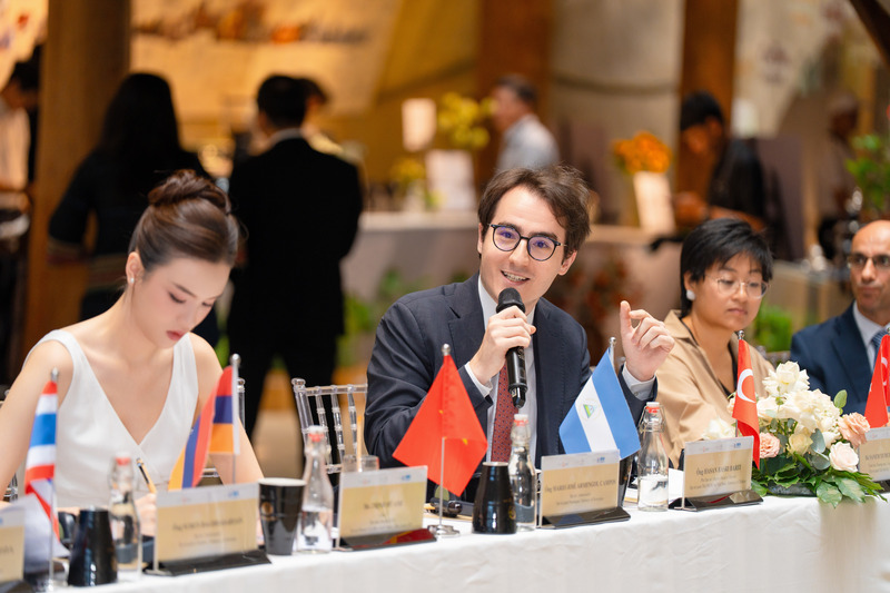 Ông Hasan Barit, Phó Trưởng phái đoàn Đại sứ quán Thổ Nhĩ Kỳ tại Việt Nam chia sẻ vai trò cà phê.