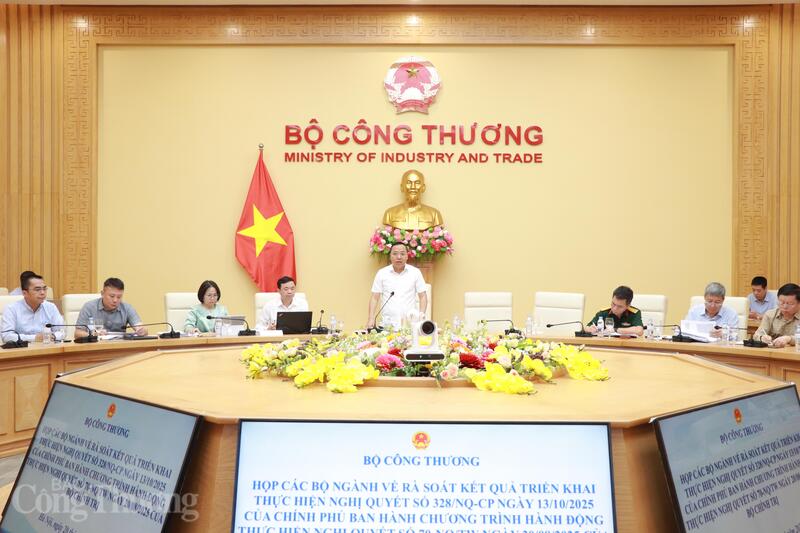 Sáng 20/4, Bộ Công Thương tổ chức họp với các bộ, ngành về rà soát kết quả triển khai thực hiện Nghị quyết số 328/NQ-CP ngày 13/10/2025 của Chính phủ ban hành Chương trình hành động thực hiện Nghị quyết số 70-NQ/TW ngày 20/8/2025 của Bộ Chính trị.