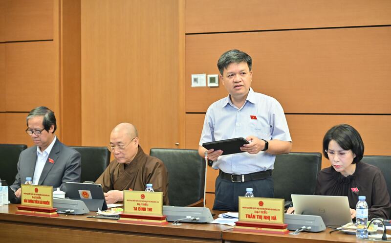 Đại biểu Tạ Đình Thi kiến nghị, tăng chi ngân sách cho phát triển văn hóa, không chỉ tăng % mà phải gắn với chỉ số đo lường cụ thể.