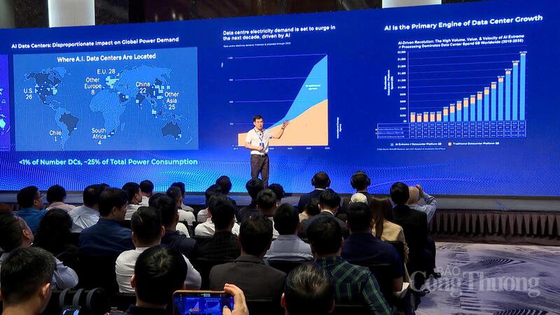 Ông Lê Bá Tân chia sẻ về nhu cầu tiêu thụ điện của các trung tâm dữ liệu trên thế giới. Ảnh: Quốc Chuyển