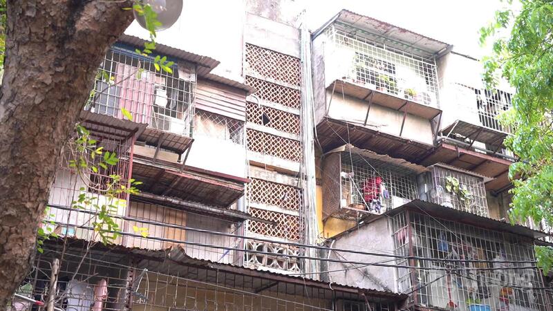 Những khu chung cư cũ trên địa bàn Thành phố Hà Nội tiềm ẩn nhiều nguy cơ mất an toàn. Ảnh: T.D
