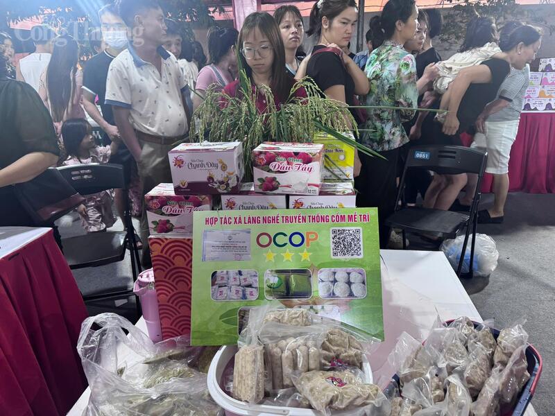 Hợp tác xã làng nghề truyền thống cốm Mễ Trì đem đến những sản phẩm thơm ngon, đảm bảo chất lượng.