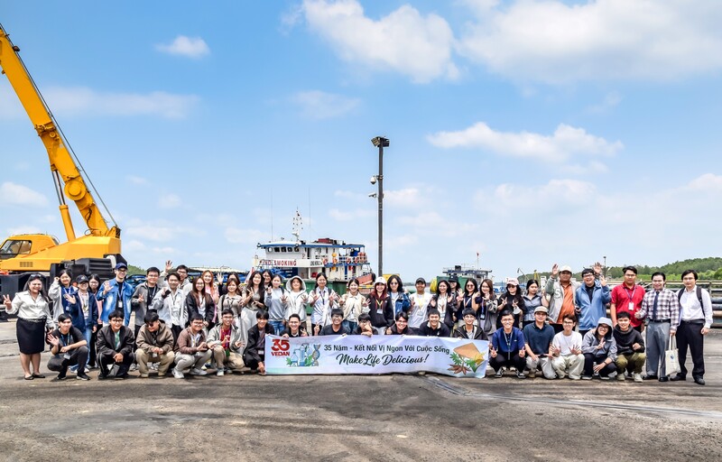Sinh viên Trường Đại học Quốc tế - Đại học Quốc gia TP. Hồ Chí Minh (khoa Kỹ thuật Hóa học - Môi trường) tham quan Vedan