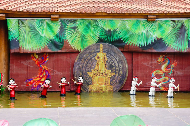 Tích trò “Du xuân trẩy hội Đền Hùng” được dàn dựng công phu, mang đến trải nghiệm mới mẻ cho khán giả. Ảnh: Thu Hương