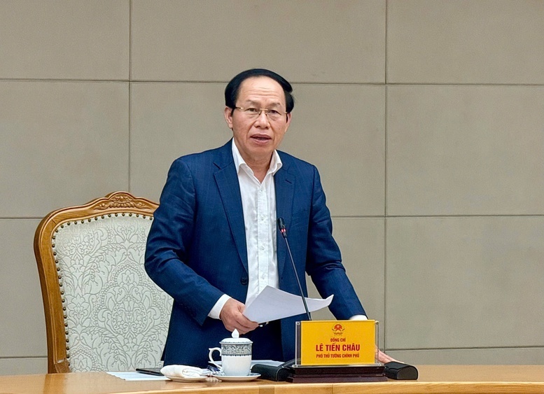 Phó Thủ tướng Lê Tiến Châu chủ trì họp về tình hình triển khai tổng rà soát hệ thống văn bản quy phạm pháp luật chiều 21/4 - Ảnh: VGP/Thu Sa