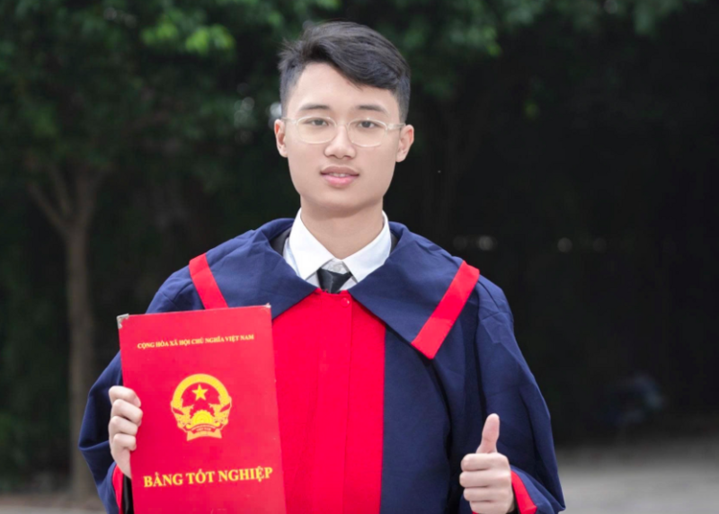 Nguyễn Văn Việt Dũng, học sinh lớp 12G0, Trường THCS - THPT Newton. Ảnh: NTCC