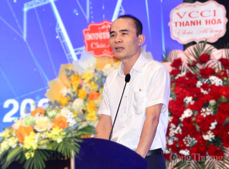 Ông Vũ Anh Tài, Thành viên Hội đồng thành viên Tổng công ty Điện lực miền Bắc phát biểu tại hội nghị. Ảnh: Mạnh Lương