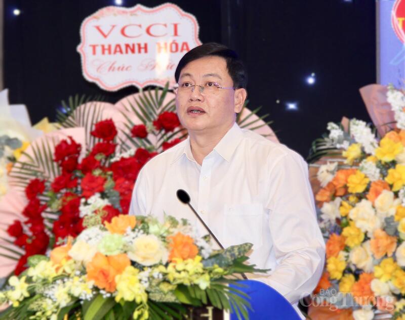 Phó Chủ tịch Thường trực UBND tỉnh Thanh Hoá Mai Xuân Liêm phát biểu chỉ đạo tại hội nghị. Ảnh: Mạnh Lương