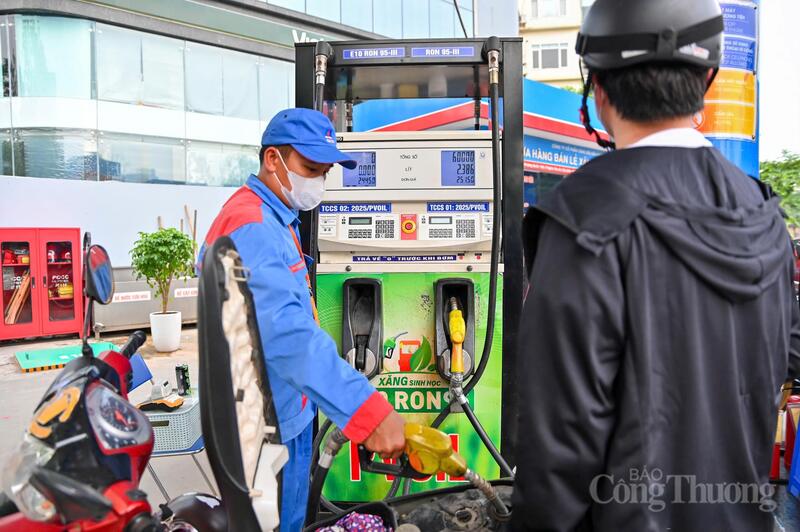 Giá xăng dầu đồng loạt giảm mạnh từ 16h ngày 21/4