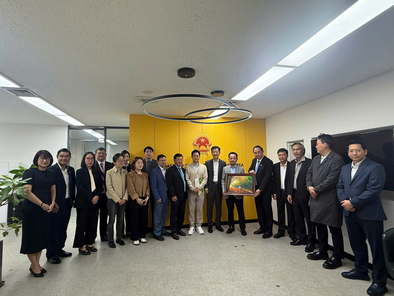 Đoàn Hiệp hội Cao su Việt Nam giao thương với các nhà nhập khẩu Hàn Quốc - Thương vụ Việt Nam tại Hàn Quốc.