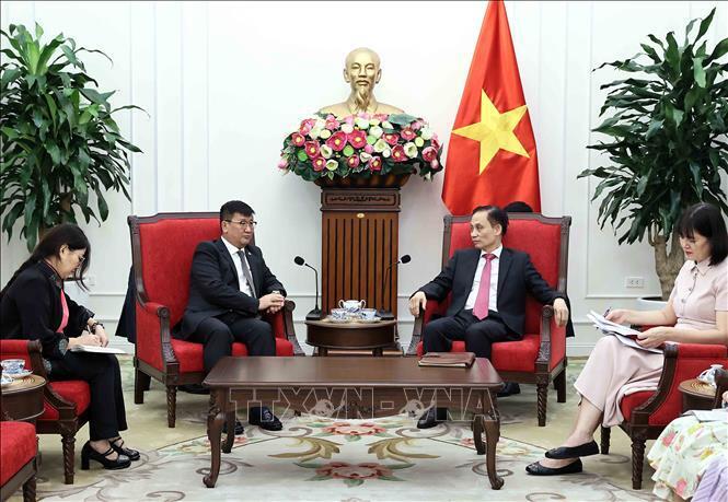 Bộ trưởng Ngoại giao Lê Hoài Trung tiếp Đại sứ Mông Cổ tại Việt Nam Jigjee Sereejav. Ảnh: An Đăng/TTXVN