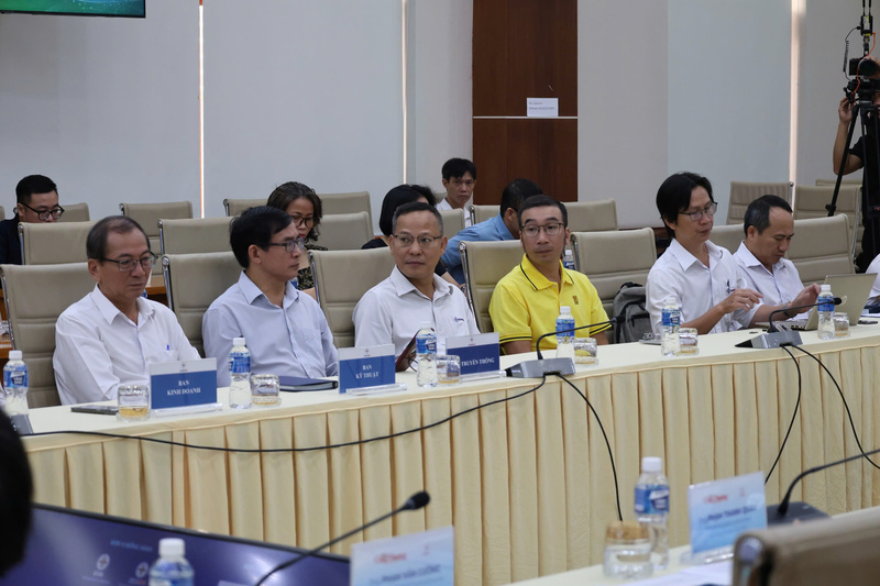 Các diễn giả tham dự tọa đàm.