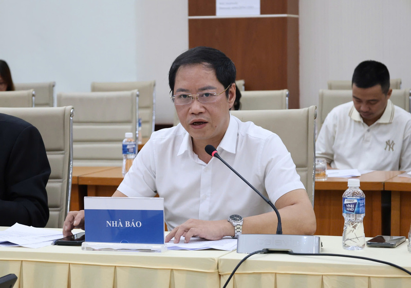 Ông Đỗ Đình Dũng - Trưởng phòng Thư ký Tòa soạn Báo Công Thương điều phối các phiên thảo luận.