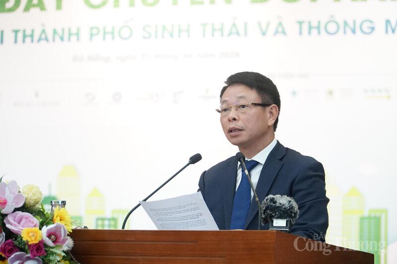 Theo Tổng Biên tập Báo Tiền Phong Phùng Công Sưởng, chuyển đổi xanh không còn là một lựa chọn mà đã trở thành một yêu cầu cấp thiết.