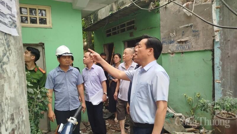 Chia sẻ thêm với người dân, ông Bùi Tuấn Anh cho biết: “Hôm qua tôi không ngủ vì mừng khi phương án hỗ trợ, bồi thường đã được lãnh đạo TP. Hà Nội chấp thuận, phù hợp thực tế và nhận được sự đồng thuận của người dân”.