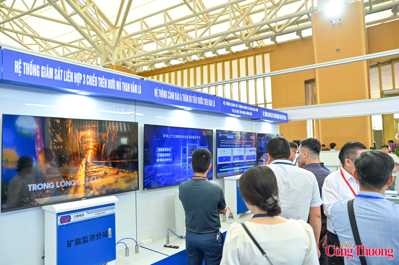 Một điểm nhấn khác là các hệ thống giám sát hầm lò hiện đại ứng dụng công nghệ số cho phép theo dõi liên tục các thông số như khí gas, nhiệt độ, độ ẩm và trạng thái vận hành của thiết bị. Thông qua nền tảng điều khiển tập trung, dữ liệu được cập nhật theo thời gian thực, giúp doanh nghiệp kịp thời phát hiện và xử lý các nguy cơ mất an toàn.