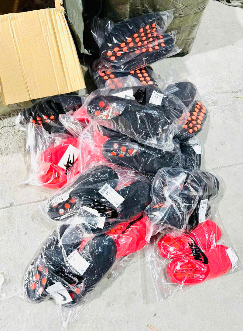Hàng hóa vi phạm bị bắt giữ. Ảnh: HQ