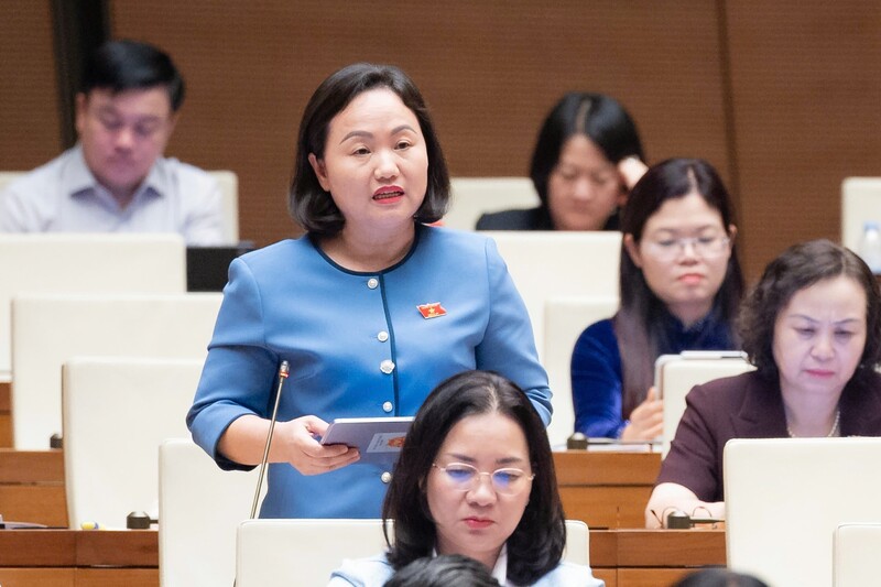 Đại biểu Phạm Thúy Chinh - đoàn Hải Phòng