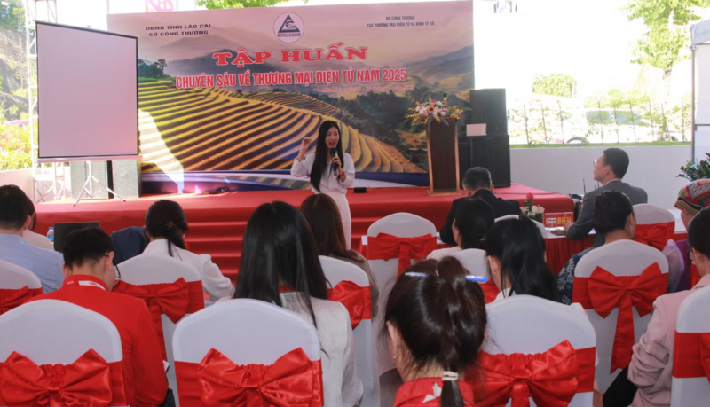 Sở Công Thương tỉnh Lào Cai tổ chức tập huấn chuyên sâu về ứng dụng thương mại điện tử trong hoạt động sản xuất kinh doanh