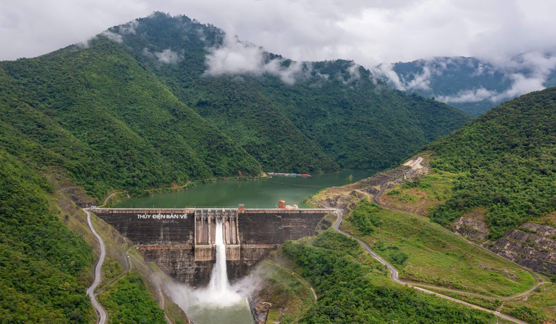 Nhà máy Thuỷ điện Bản Vẽ. Ảnh: Linh Chi