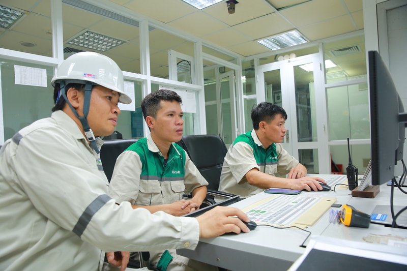 Không chỉ là cơ sở sản xuất, NMLD Dung Quất còn đóng vai trò hạt nhân trong bảo đảm an ninh năng lượng. Ảnh: Nguyễn Dương