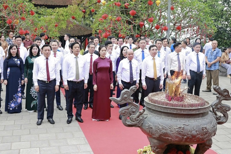 Đảng bộ, chính quyền và nhân dân tỉnh Phú Thọ đã long trọng tổ chức Lễ giỗ Đức Quốc Tổ Lạc Long Quân và dâng hương tưởng niệm Tổ Mẫu Âu Cơ. Ảnh: CTV