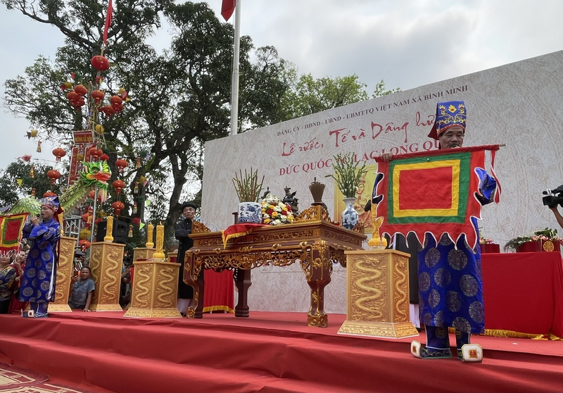 Lễ rước được tuân thủ theo nghi thức cổ truyền