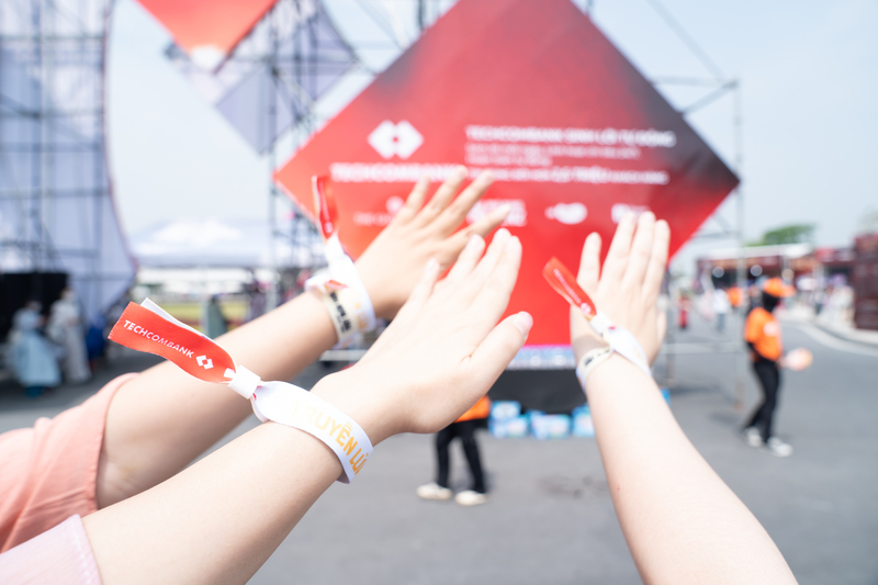 Techcombank chiều “Gai Con” hết mực, xoa dịu hội chứng hậu concert - 1