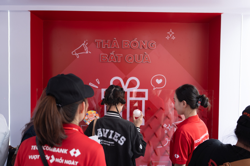 Techcombank chiều “Gai Con” hết mực, xoa dịu hội chứng hậu concert - 2