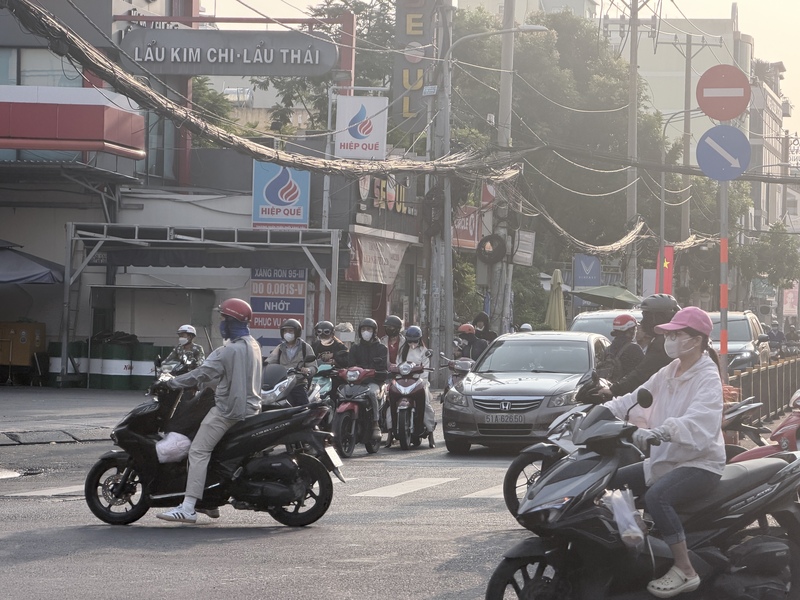 Thời tiết TP. Hồ Chí Minh hôm nay được dự báo ngày nắng nóng, nhiệt độ cao nhất 35 độ C. Ảnh: Minh Anh.