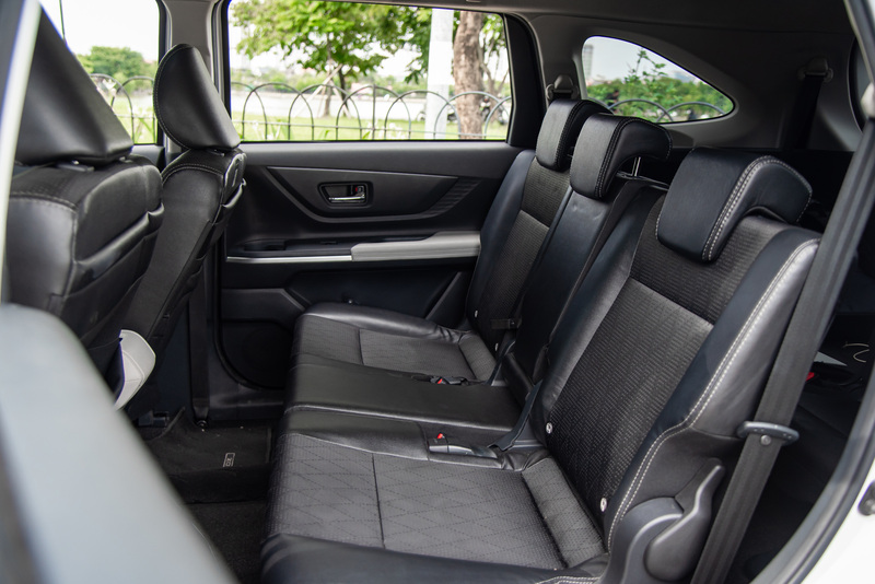 Các hàng ghế rộng, thoáng và có thể gập ngả linh hoạt